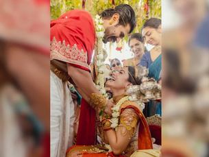 Vijay Deverakonda tying mangalsutra around Rashmika Mandanna's neck during film shoot