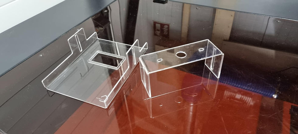 Thumbnail: BRAKET - viðar eða plexi