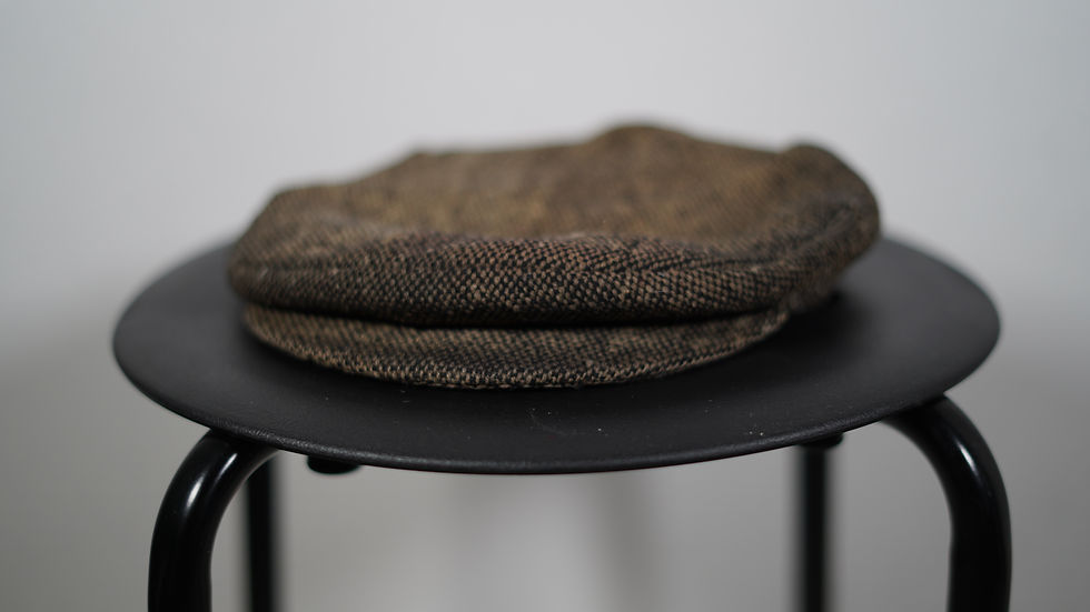 Beret marron et noir petite tete