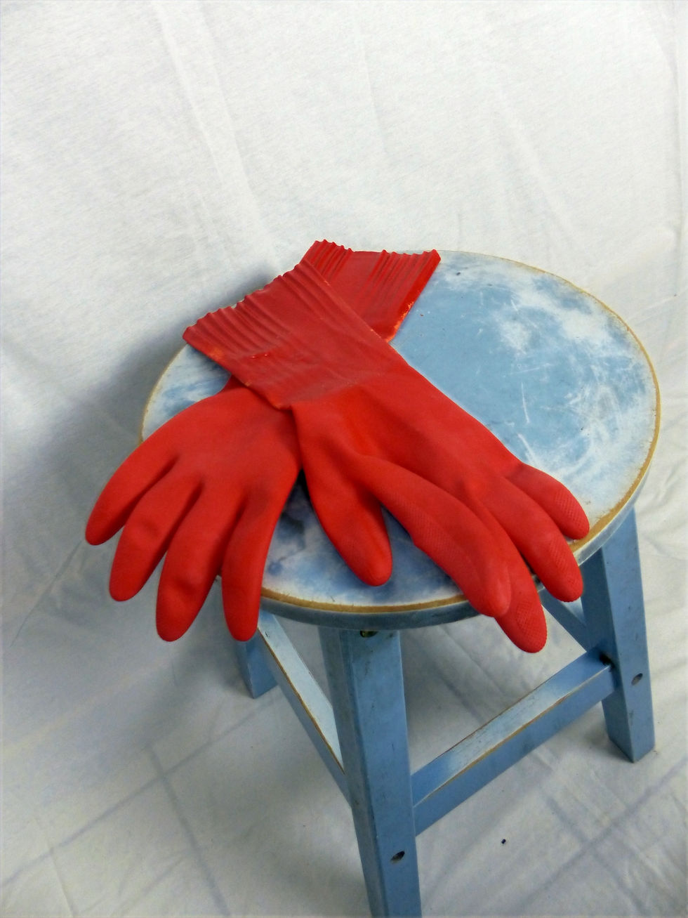 Gant de nettoyage plastique rouge