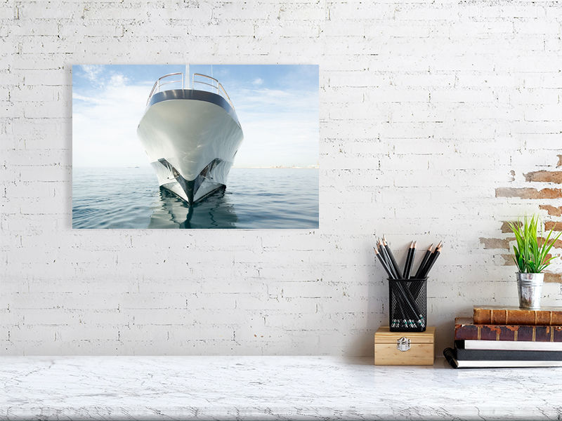 Miniatyrbild: Bow of motor yacht