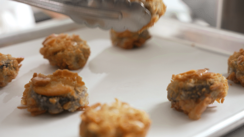 8781_RITZ_ING_REC_RITZ Crushed Cracker coated OREO Cookies_v2.gif