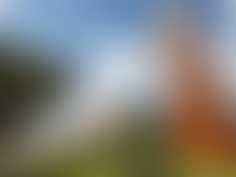 Fachada do Supermercado Festval Torres no bairro Uberaba, Curitiba, mostrando entrada principal e estrutura comercial gerenciada pela Cosmos Incorporadora.