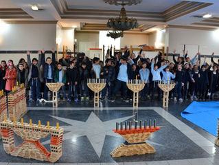 1ère bougie - Activité Kapla et Allumage de la Hanoukia