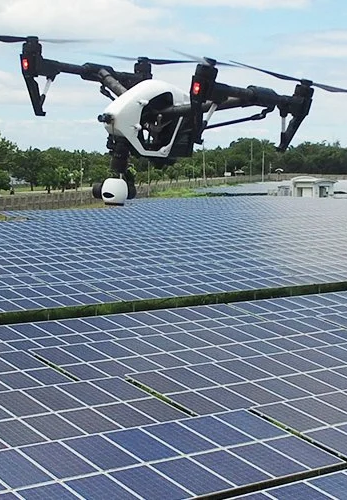 Sinovoltaics-solar-farm-drone-inspections-1920x500-1-1920x500.webp