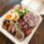 交雑牛もも肉ともち豚肩ロース肉のグリル弁当