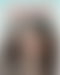 職場中的生命教練：托腮微笑的女性生命教練