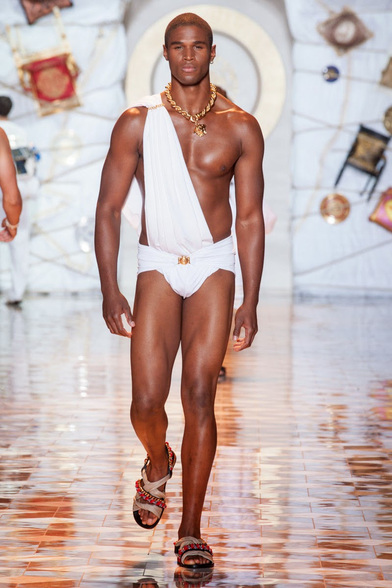 Versace-Milan-Men-SS15-1965-1403382073-bigthumb[1].jpg