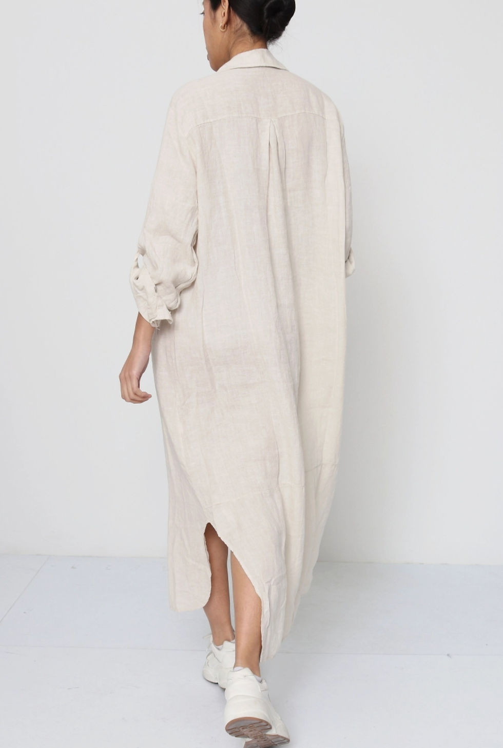 Langes Hemdblusenkleid aus Leinen Beige