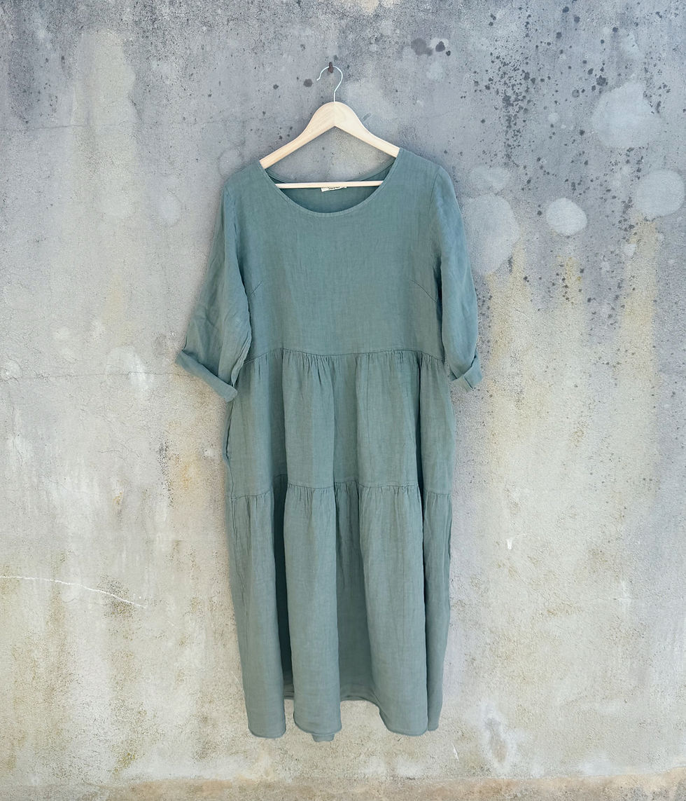Langes Leinenkleid Olive mit Bahnen