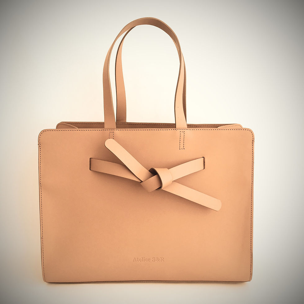 Miniaturbild: Handbag Miel Atelier S&R aus pflanzlich gefärbtem Naturleder. Swiss Design - Made in Italy.