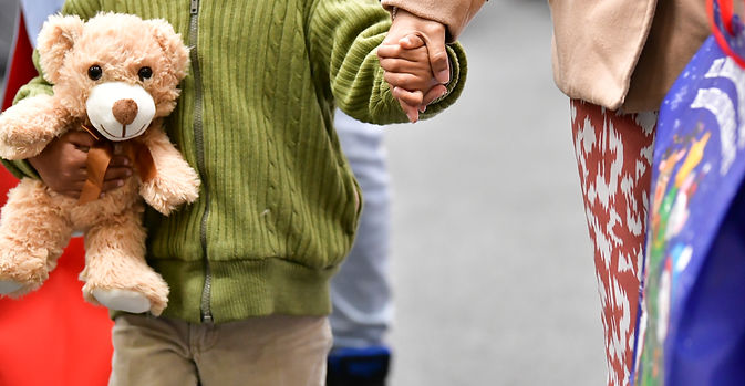 35 NIÑOS Y NIÑAS HACEN REALIDAD SU SUEÑO: FESTEJARÁN LA NAVIDAD EN FAMILIA; HOY FUERON ADOPTADOS 