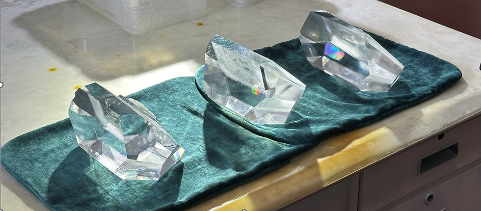Large-size LBO crystal boule produced by Yueneng Optoelectronics