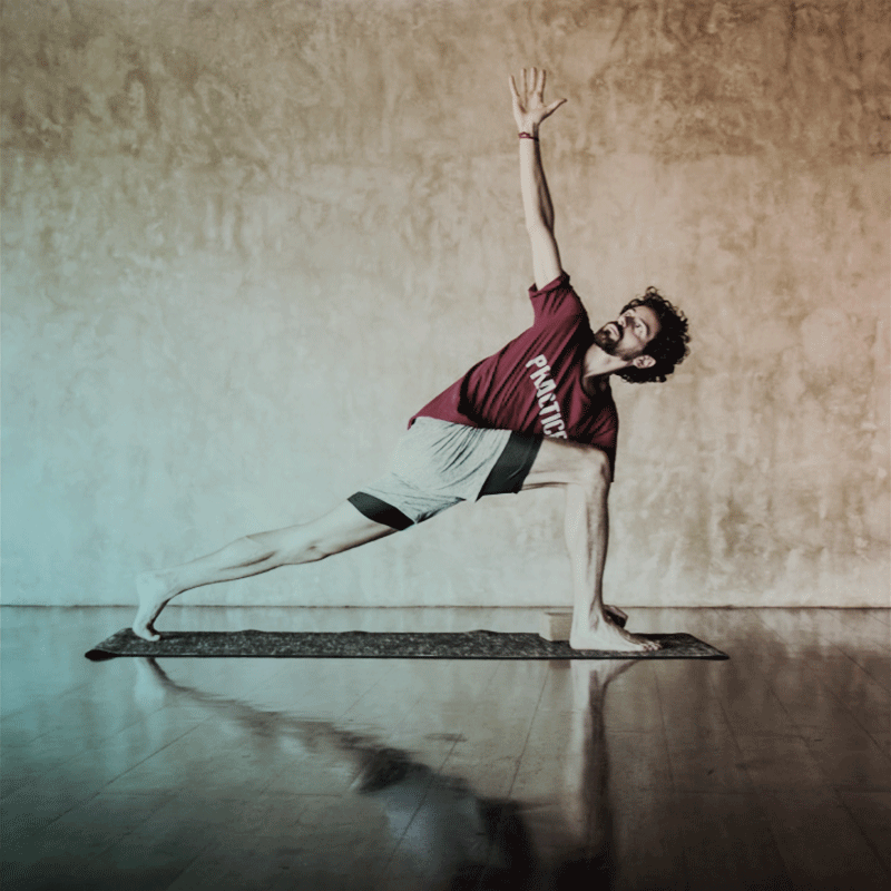 Parvrtta Parsvakonasana - Revolved Side Angle Pose