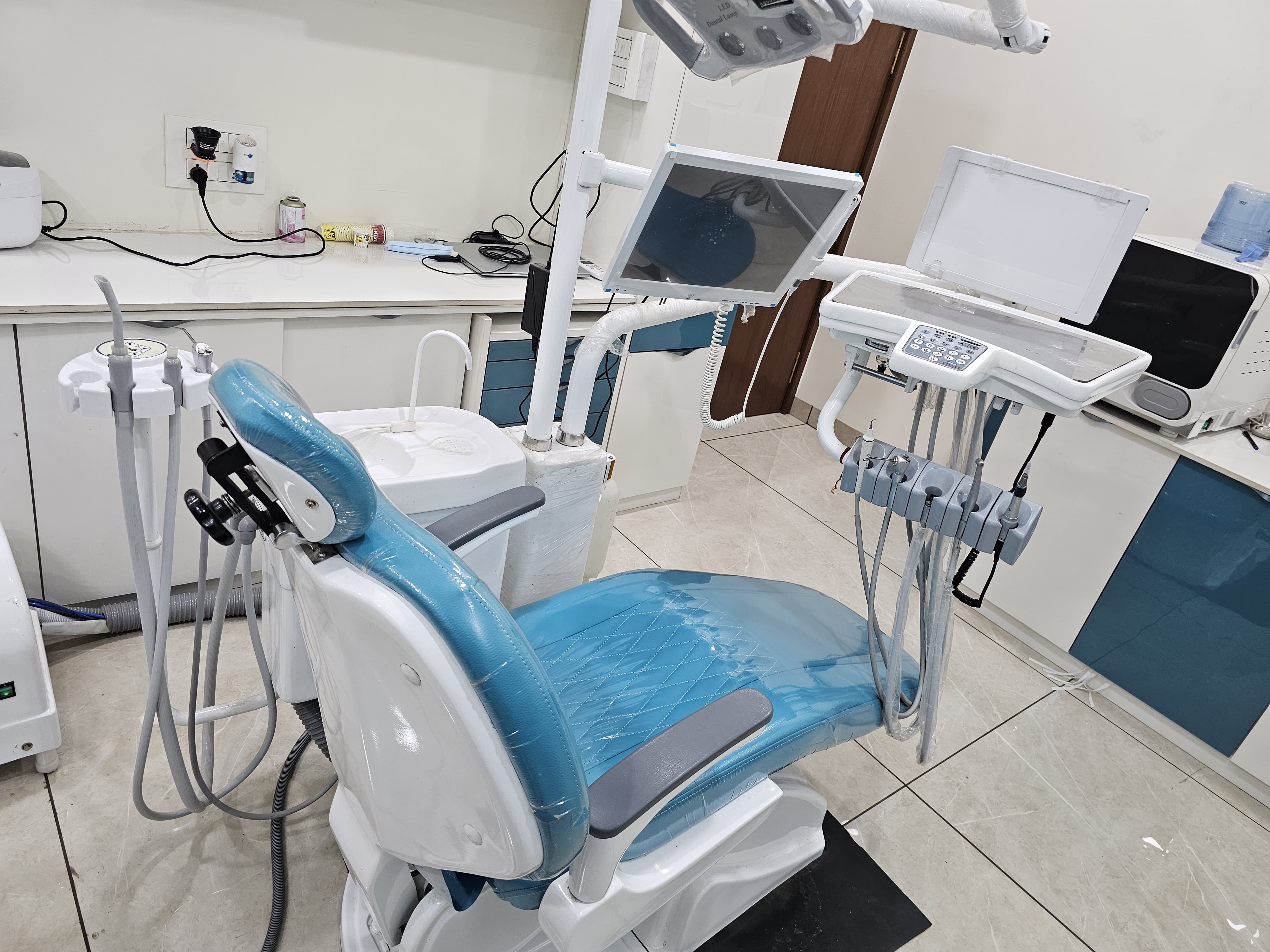 inside-soni-multispeciality-dental-clinic-ujjain