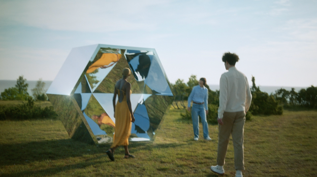 Florian Weitzel
Global Creative Director