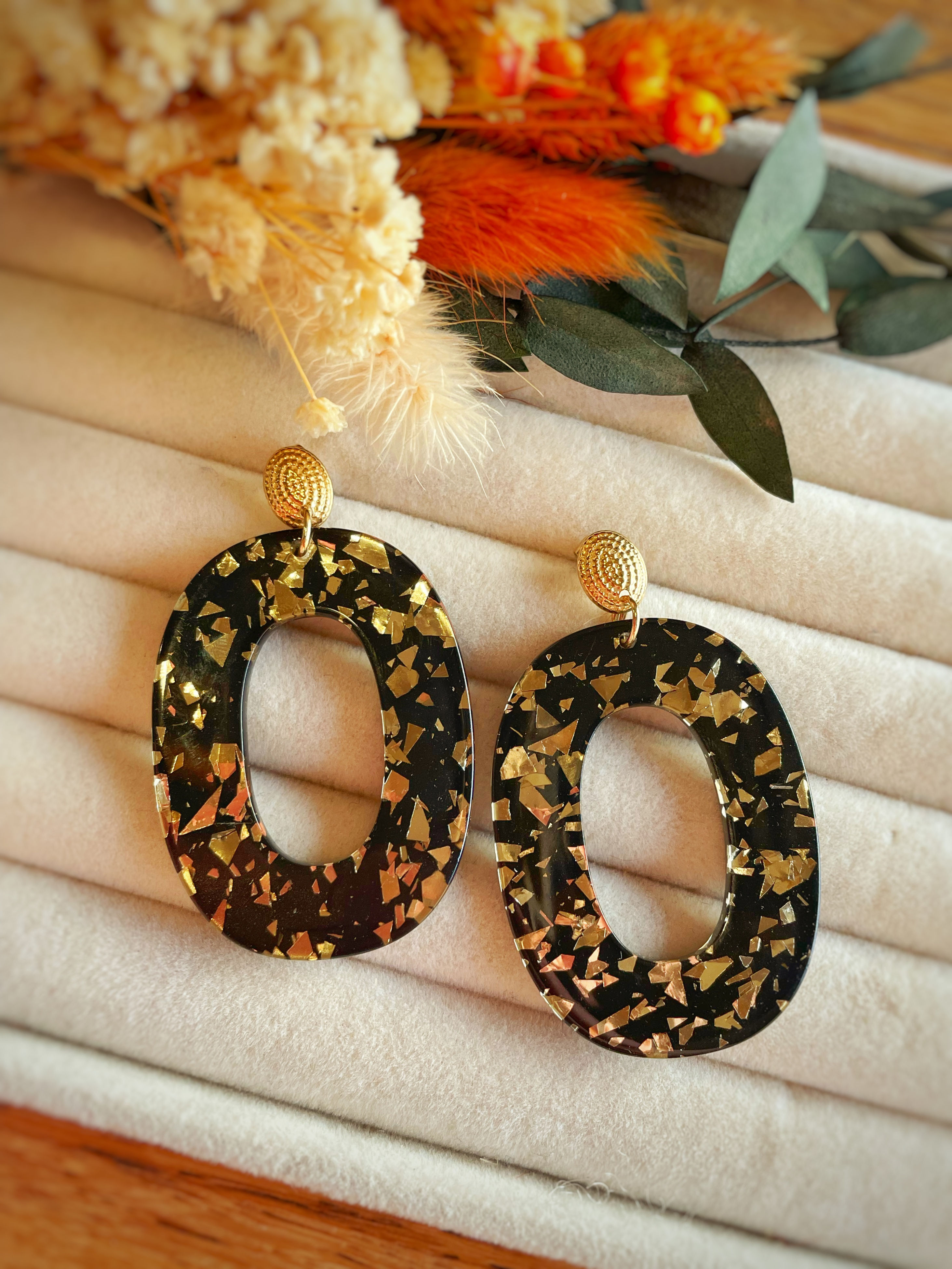 Boucles d’oreilles « Les prestigieuses » doré et noir 