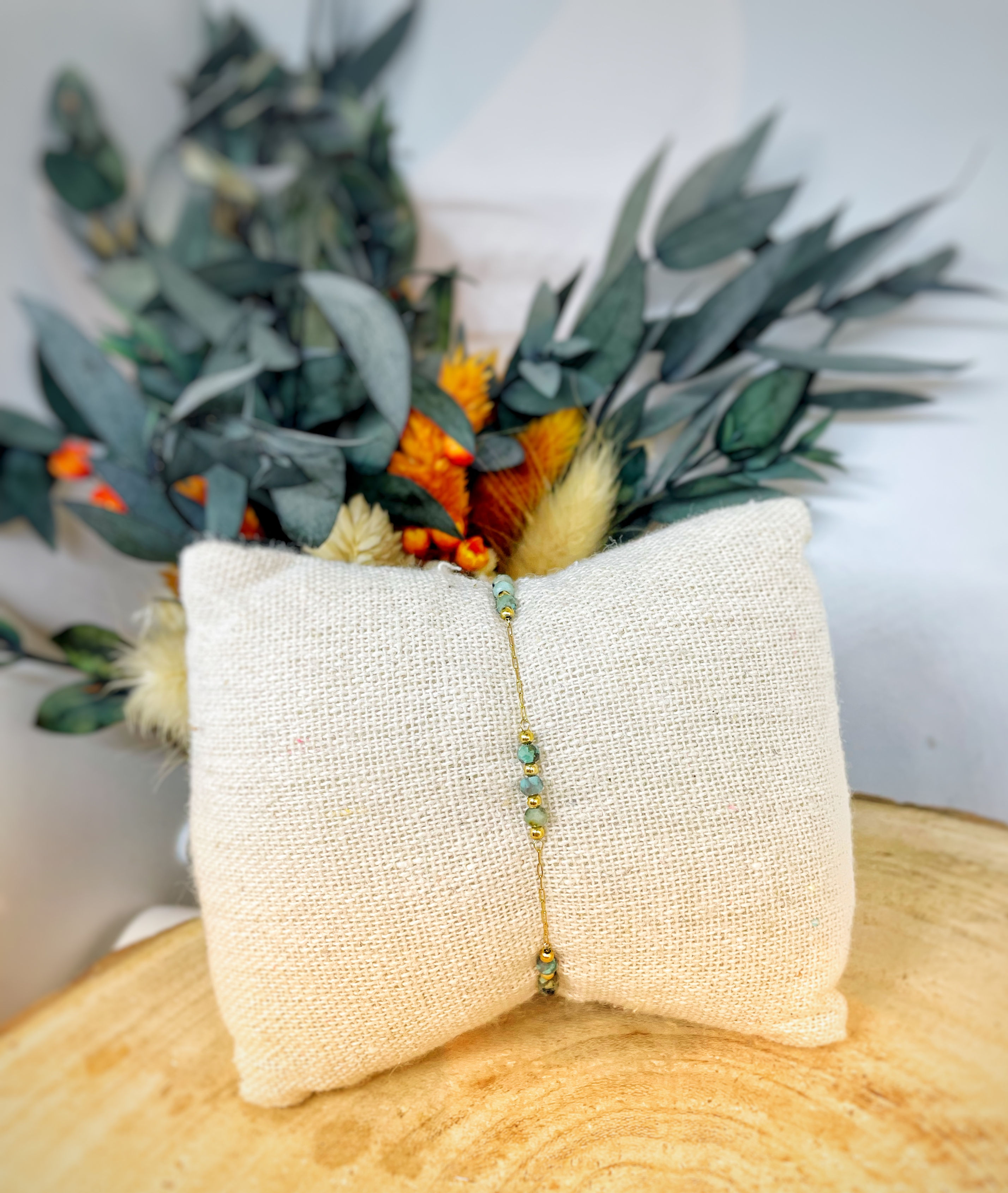 Bracelet doré perle verte