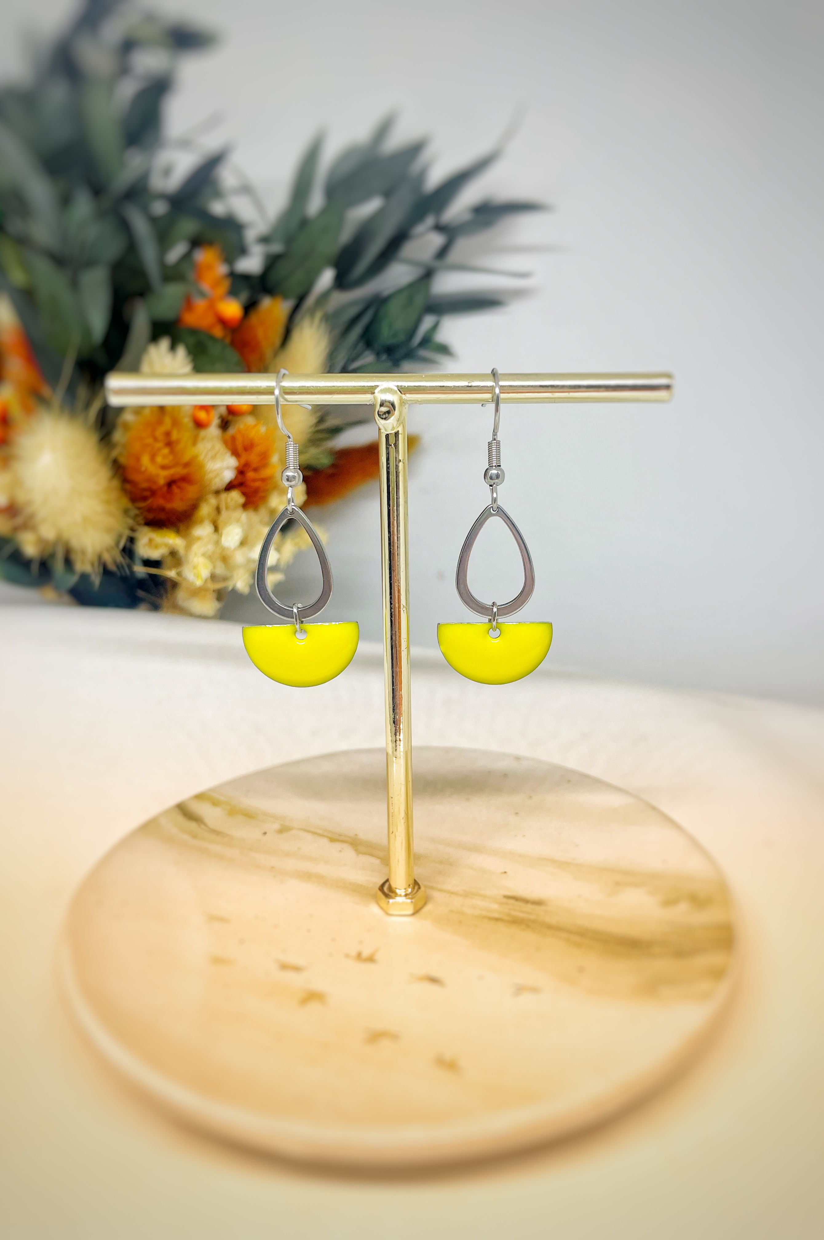 Boucles d’oreilles argenté et jaune citron  