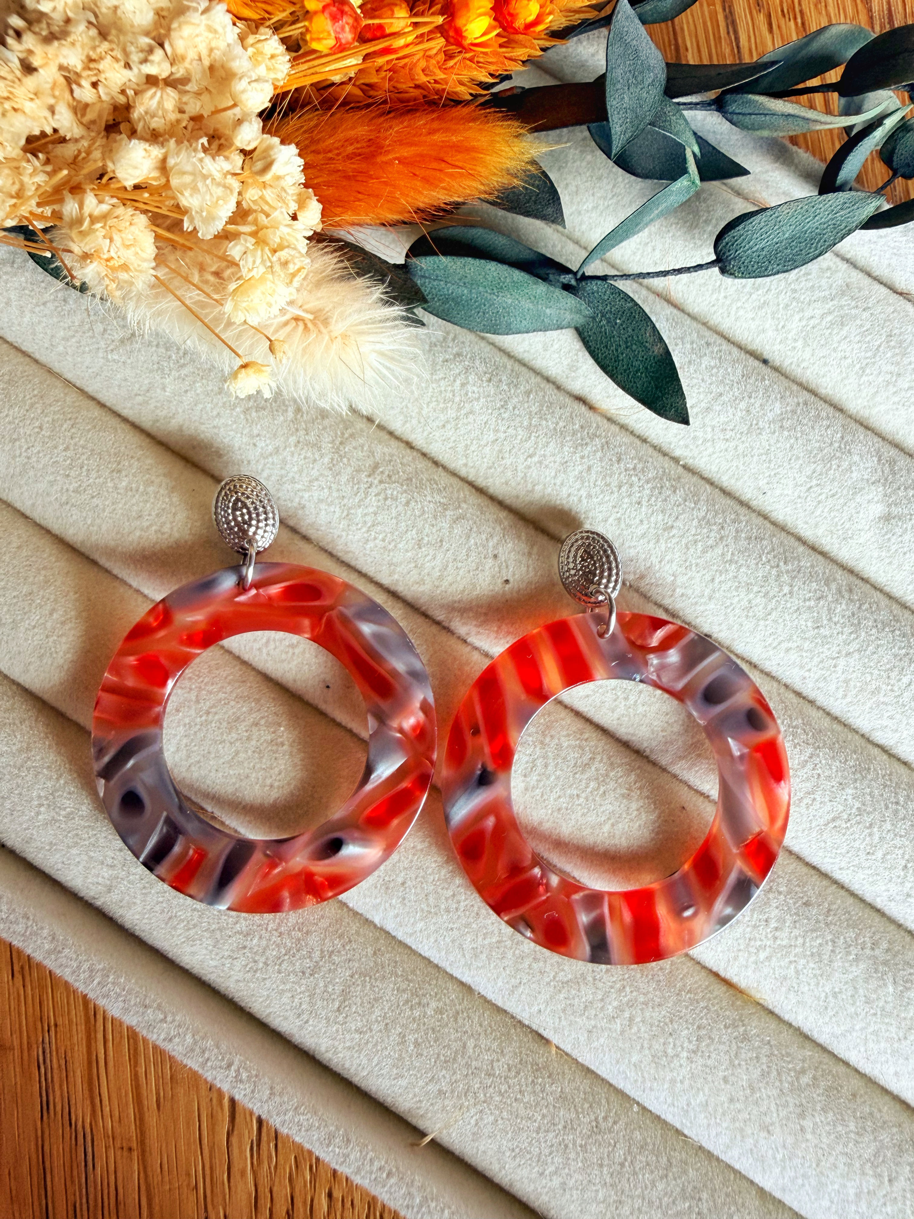 Boucles d’oreilles « Les prestigieuses » argenté et rouge/gris 