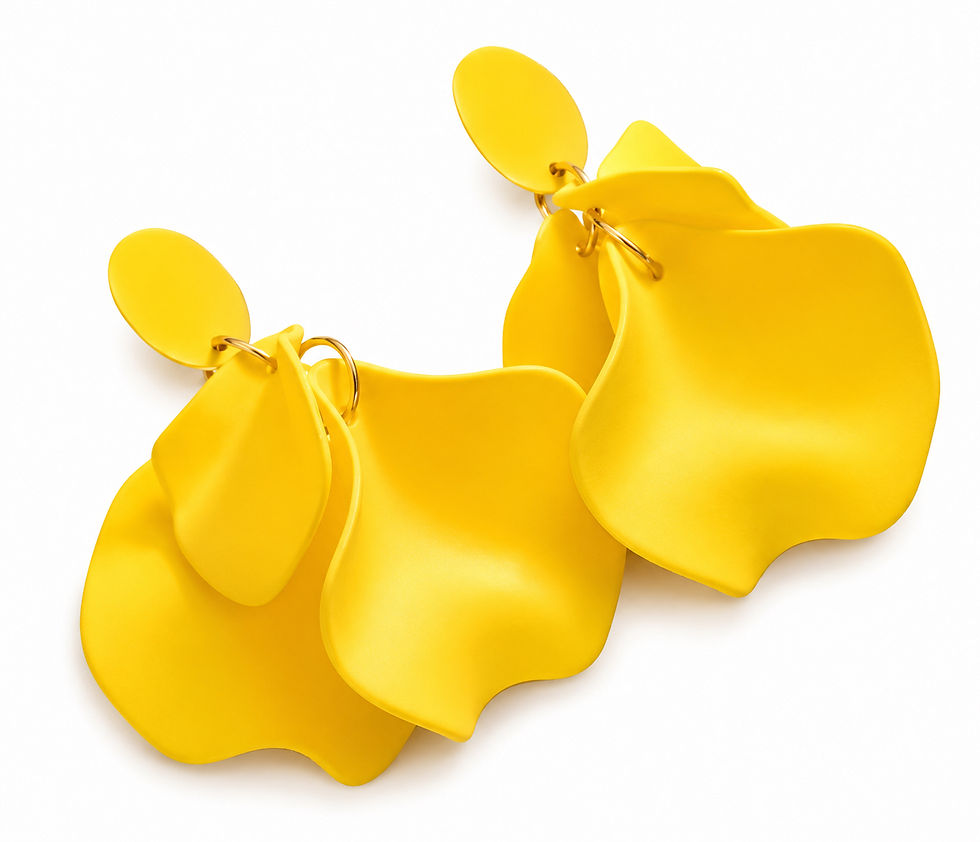 Miniatura: Statement Flower Clip-On Earrings Design Abstract Petal Shape Gold Tone Accents