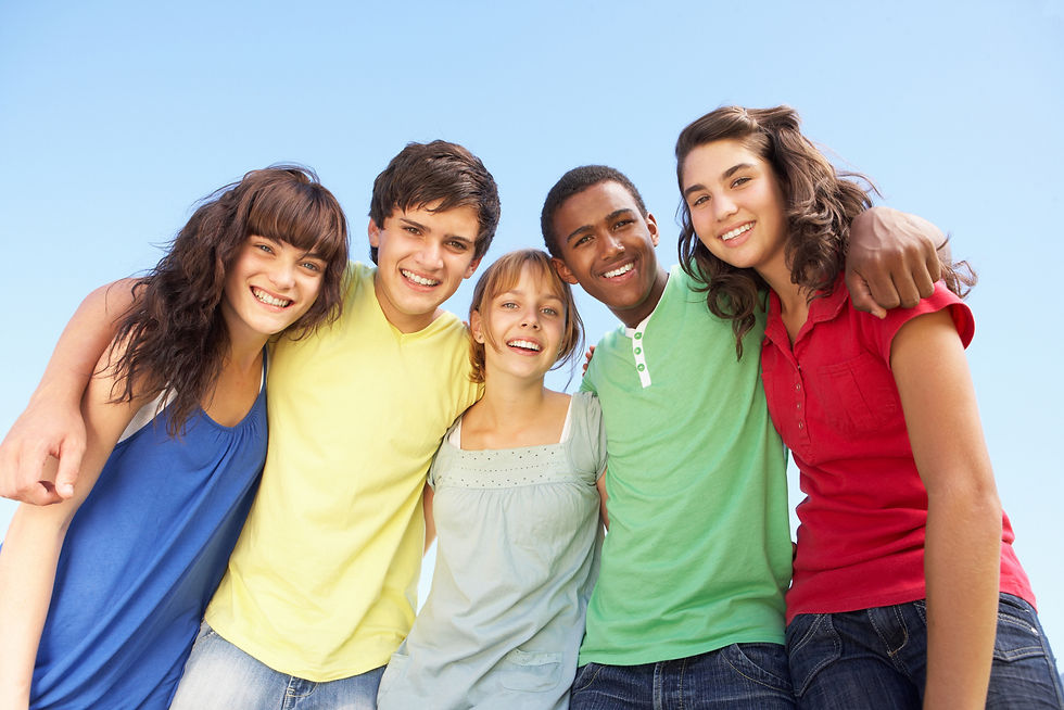 ADOLESCENTES