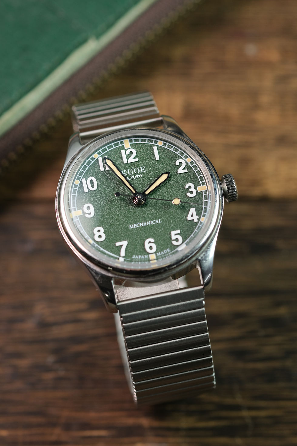 Kuoe Old Smith 90-001 Watch. Green dial. Photo by Jilliano