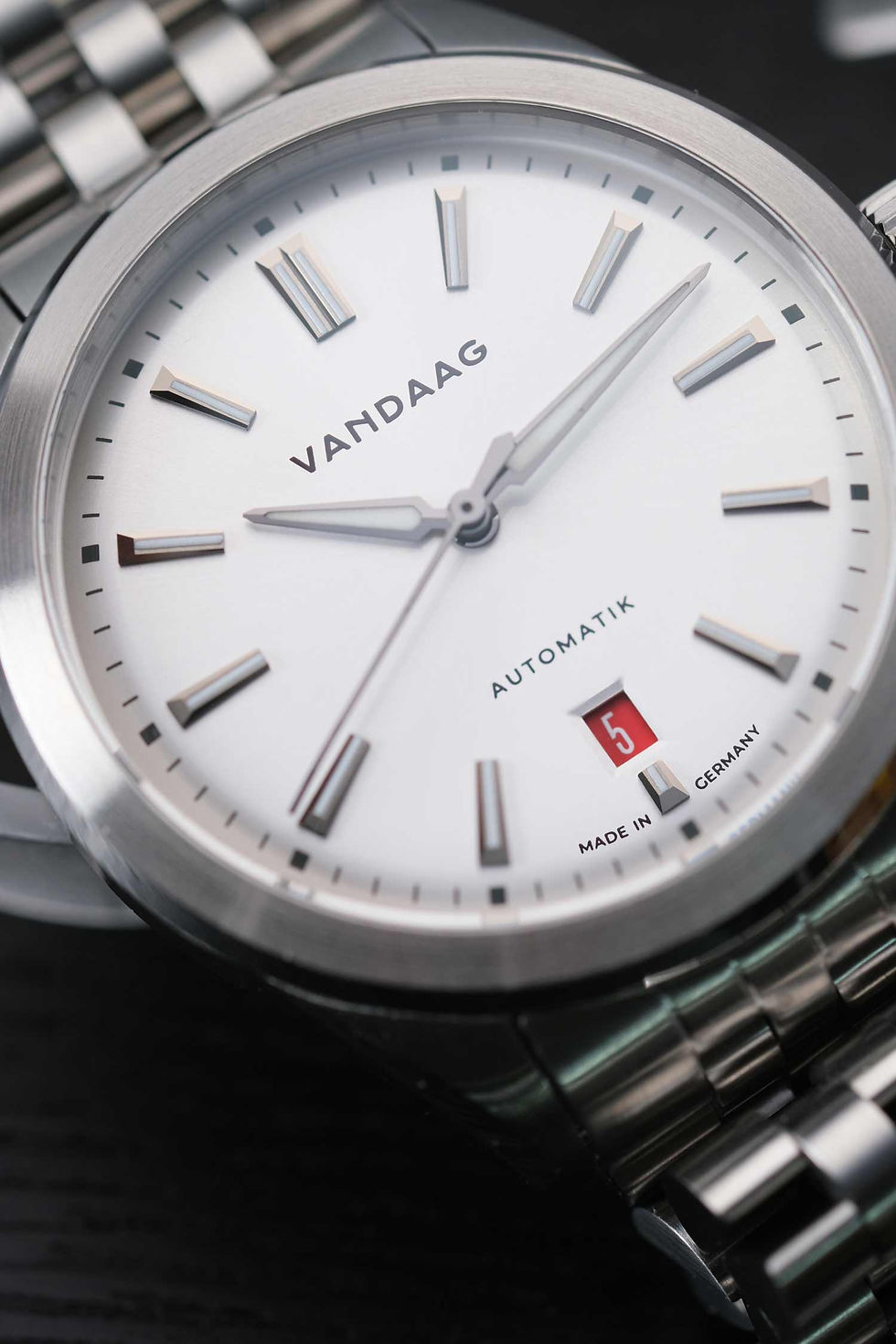 The Watch Brief Vandaag Baas Eleganz Jilliano