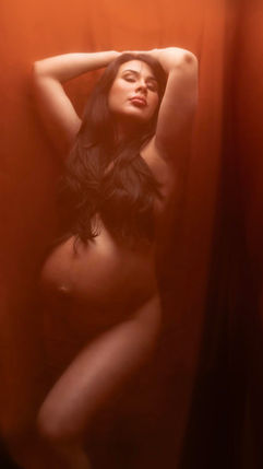 Maternity photoshoot nude photo of pregnant mother