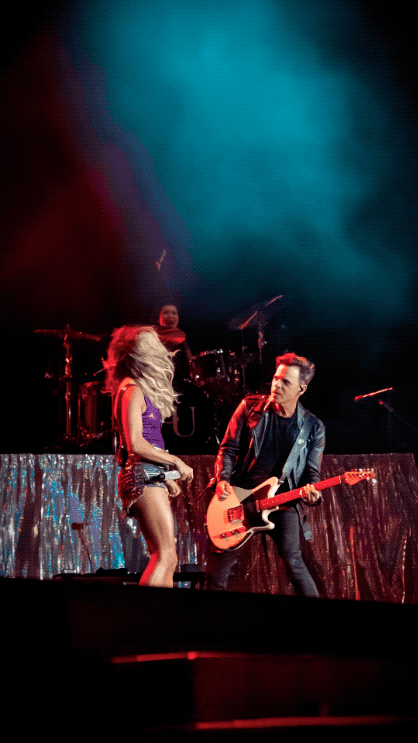 STAGECOACH22_Carrie Underwood_Burst Sequence_2_KatySchlemmer.2022-05-07 12_13_14.gif