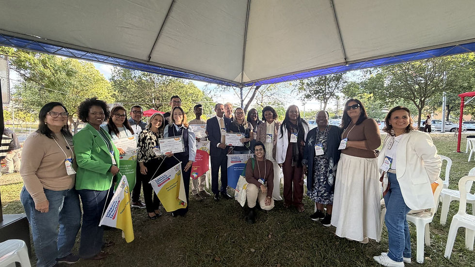 Representantes receberam a certificação e o reconhecimento oficial pela experiência apresentada.