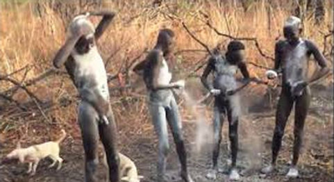 mursi groupe.jpeg