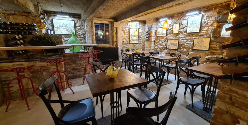 Nad Kostolom lobby bar vína