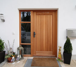 Haustüre in Lärche