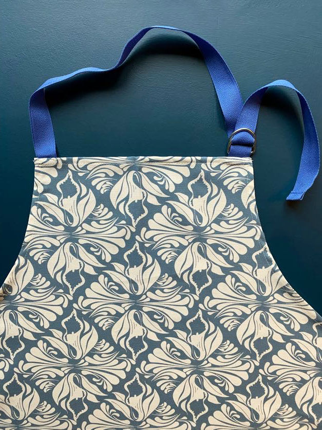 Calla Lily blue and white kitchen aprob by Willis Bloom