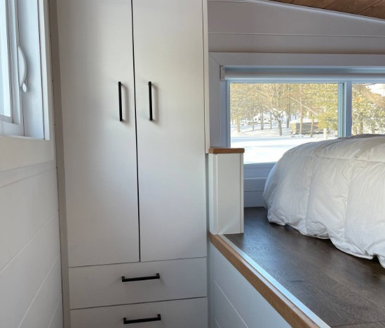 La Charme - Seconde chambre - rangement.jpg