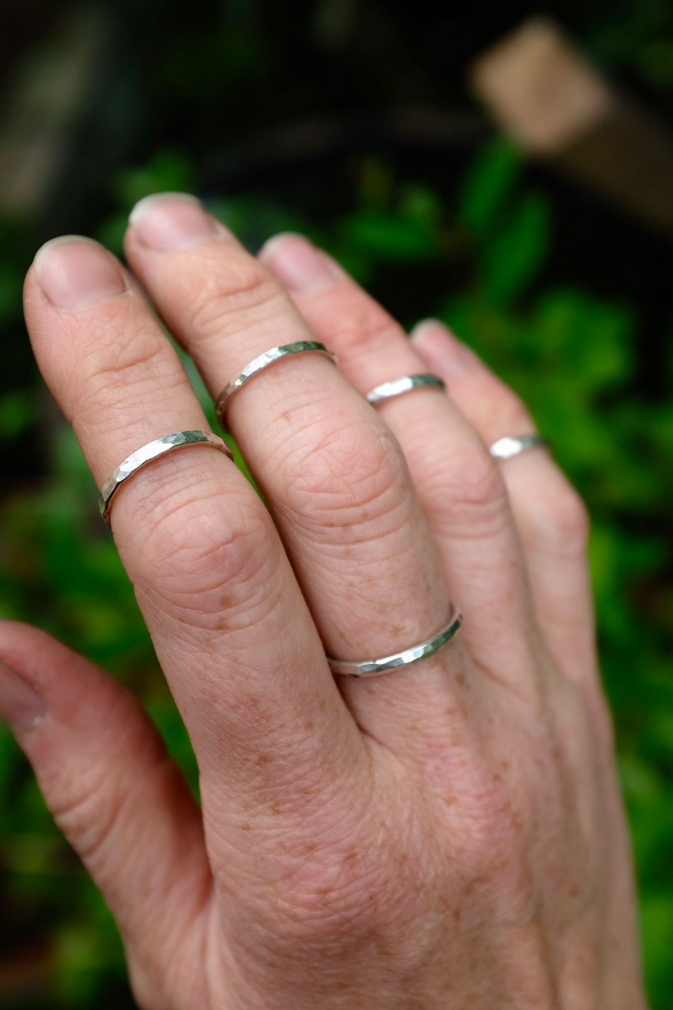 Thumbnail: Hammered midi ring 