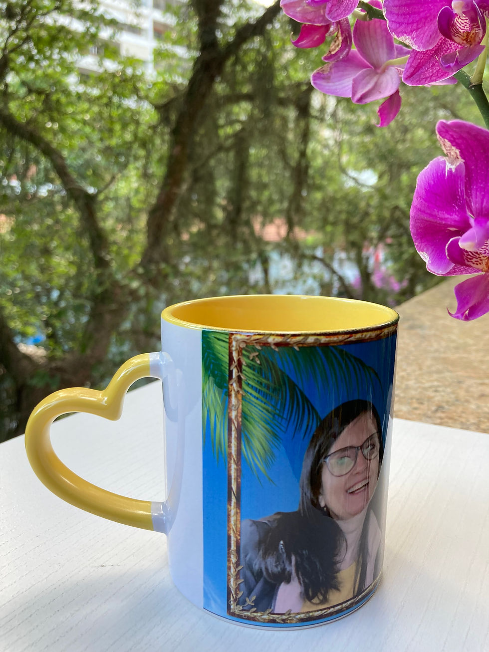 Miniatura: Caneca de porcelana com alça coração