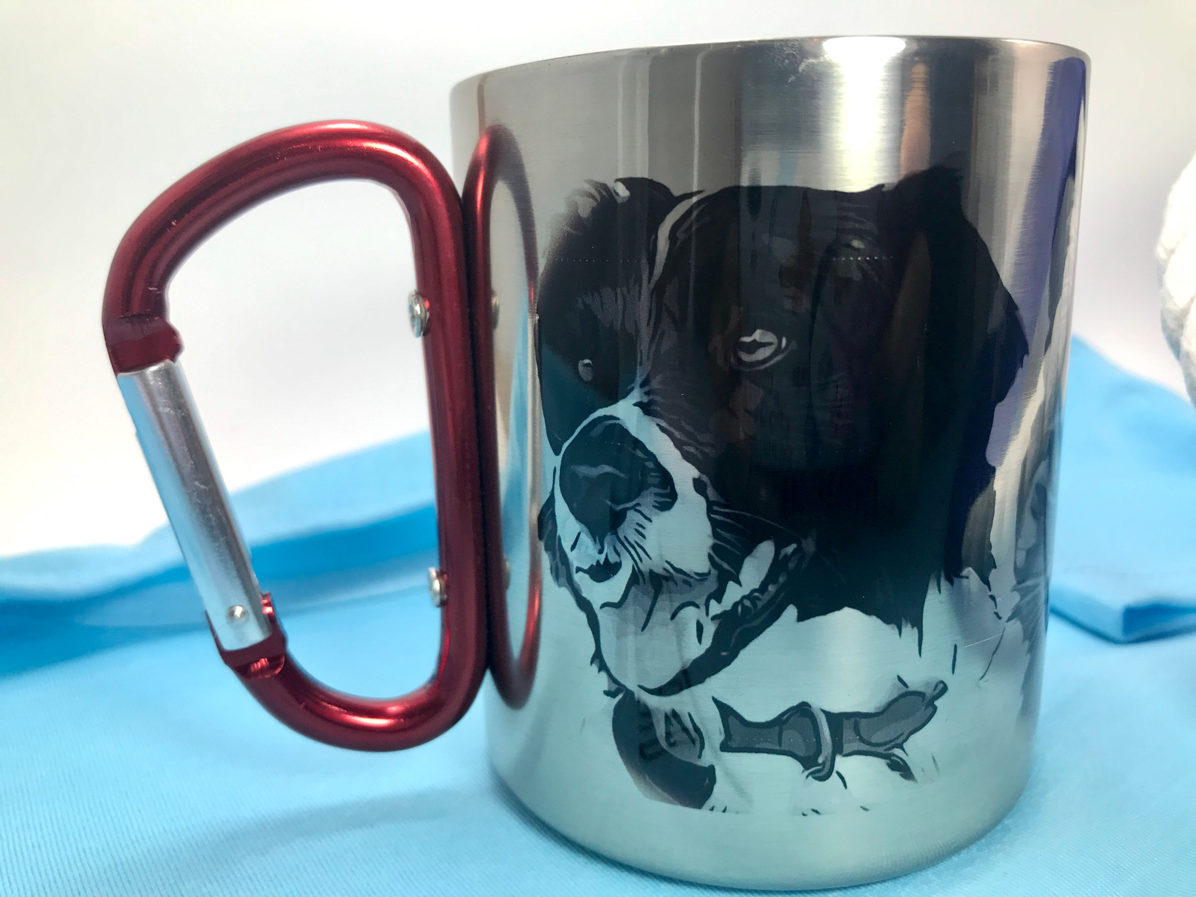 Caneca inox prata com mosquetão 300ml