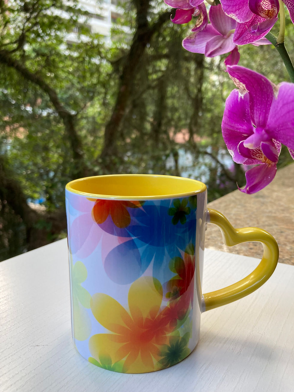 Miniatura: Caneca de porcelana com alça coração
