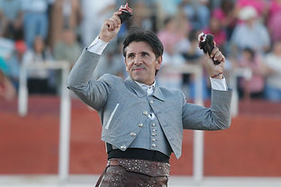 Suma y sigue Ventura, en hombros con Duarte Fernandes en Peraleda de la Mata