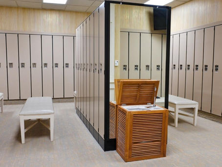 Lockers are one of the practical details to review when planning a gym visit around work.