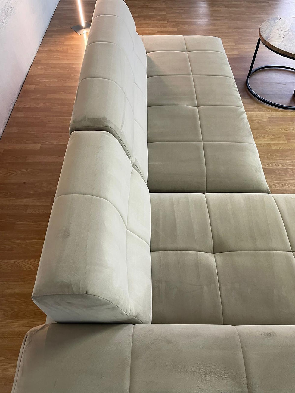 Thumbnail: Moderne loungezetel met verstelbare rugleuning – Nieuwstaat