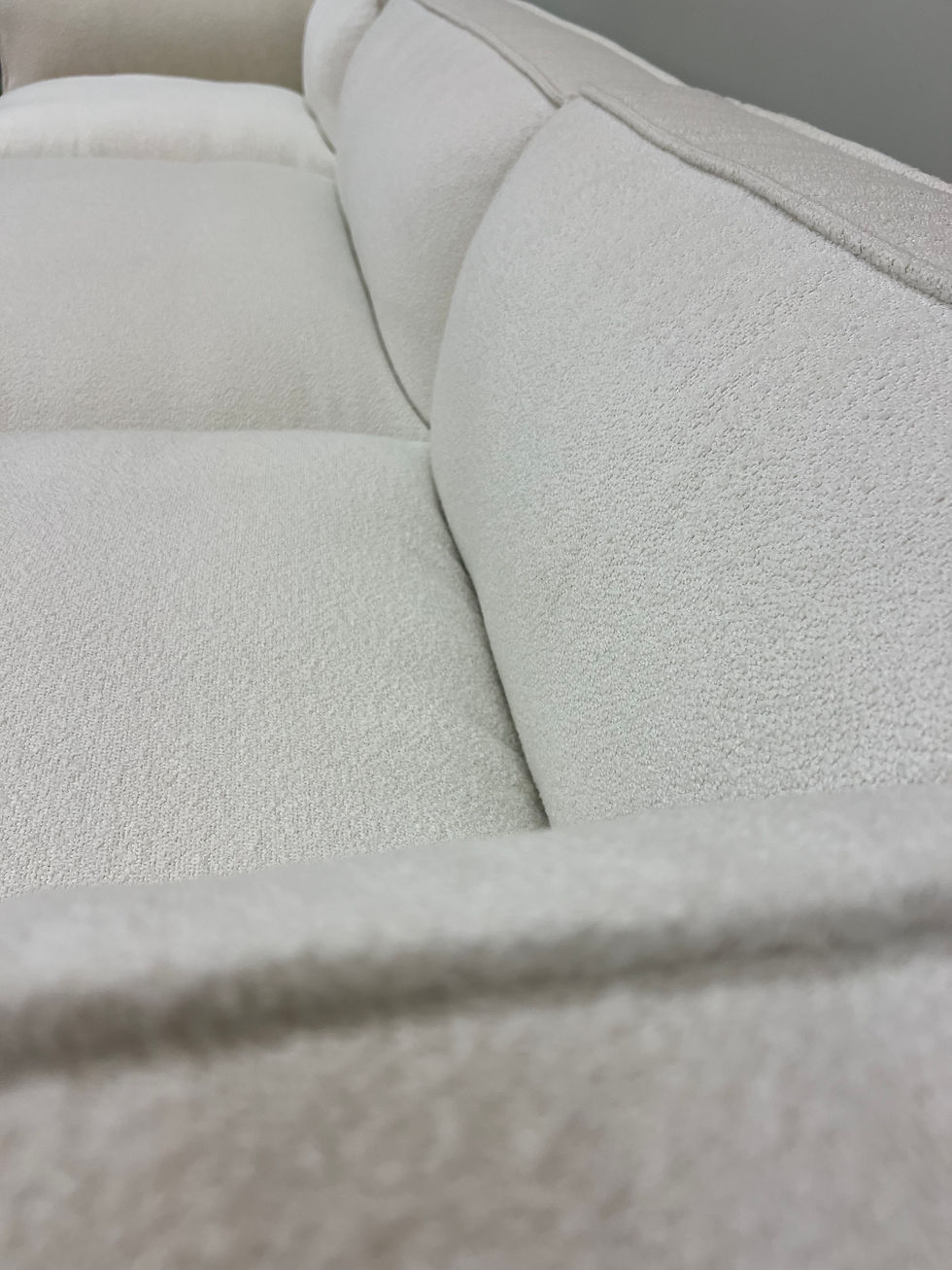 Thumbnail: NIEUWE OVERSTOCK NV Gallery bouclé zetel – modulair, trendy en luxueus