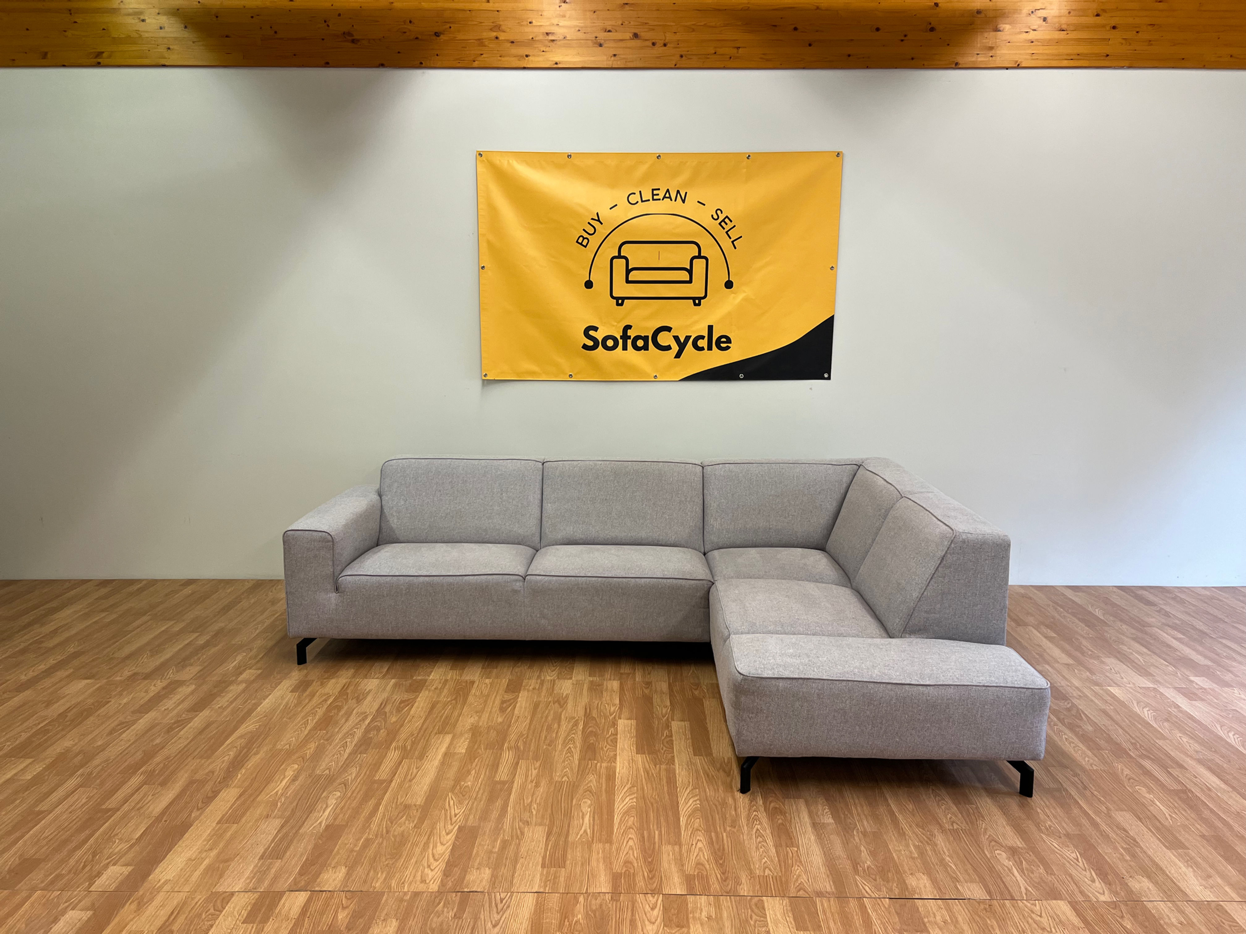 Comfortabele grijze hoekzetel – Tijdloos model