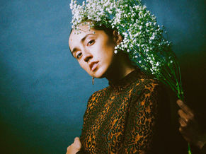 Q&A: Tess Henley Safeguards Her Energy With Newest Single “Good For Me”