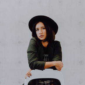 Raye Zaragoza, The “It Girl” We Need — What the FOLK is Up?