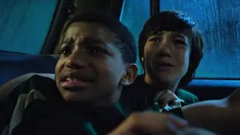 הילד שמאחורי הדלת