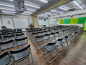 配備無線網絡與投影設備的學習空間，提升教學品質。