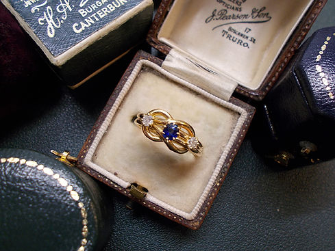 Antique 18ct Gold, Diamond and Sapphire Ring, antique jewellery, vintage jewellery, Buck & Co Bodmin